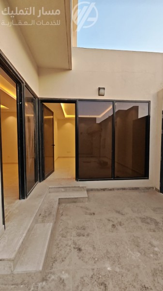 Photo by Daniel J. Schwarz